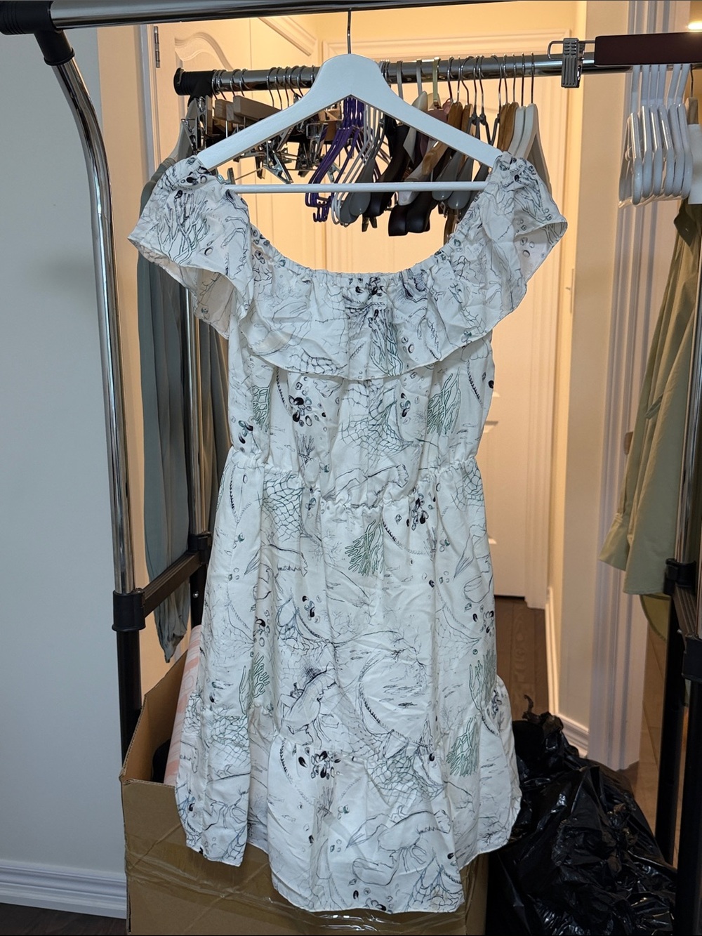 Club Monaco White Printed Off-Shoulder Sundress